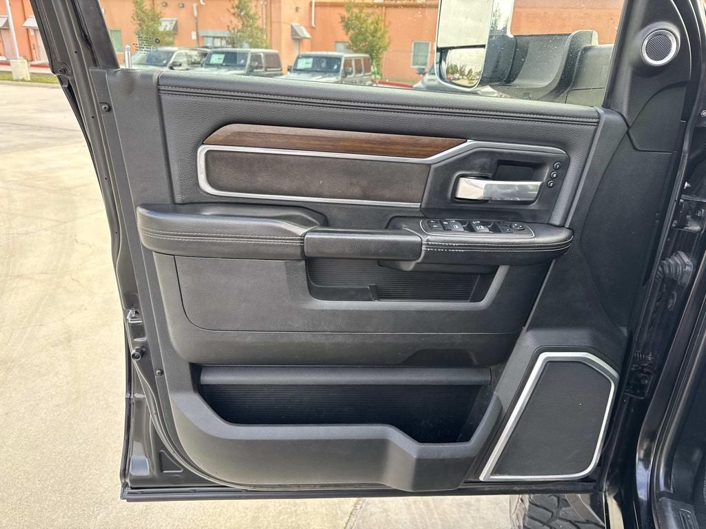 2022 RAM Ram 3500 Laramie Crew Cab 4x4 6'4' Box