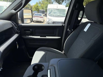 2026 RAM Ram 2500 RAM 2500 BLACK EXPRESS CREW CAB 4X4 6'4' BOX