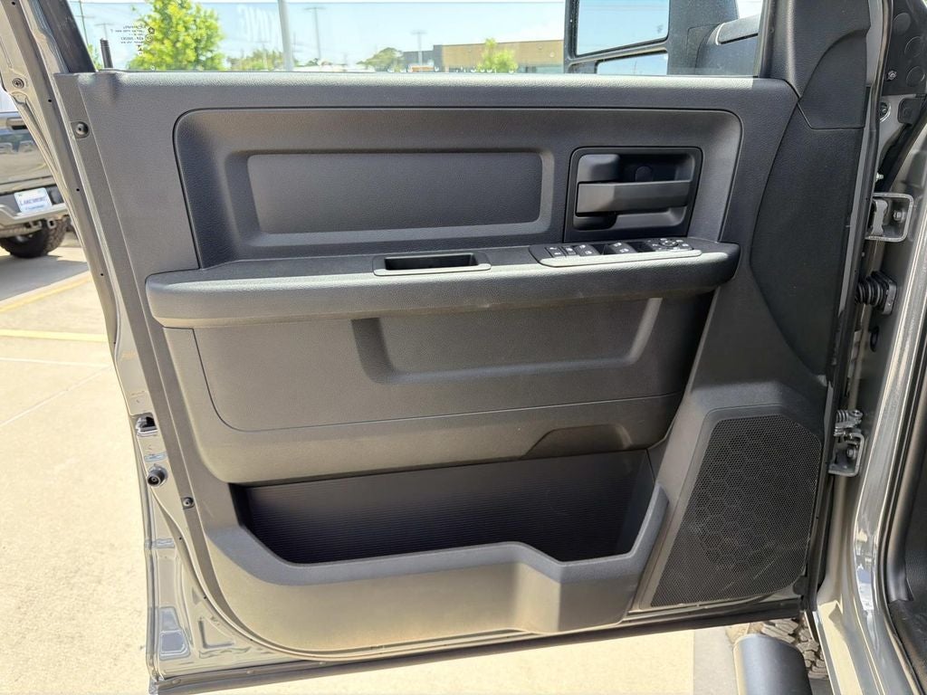 2026 RAM Ram 2500 RAM 2500 BLACK EXPRESS CREW CAB 4X4 6'4' BOX