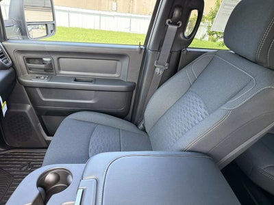 2026 RAM Ram 2500 RAM 2500 BLACK EXPRESS CREW CAB 4X4 6'4' BOX