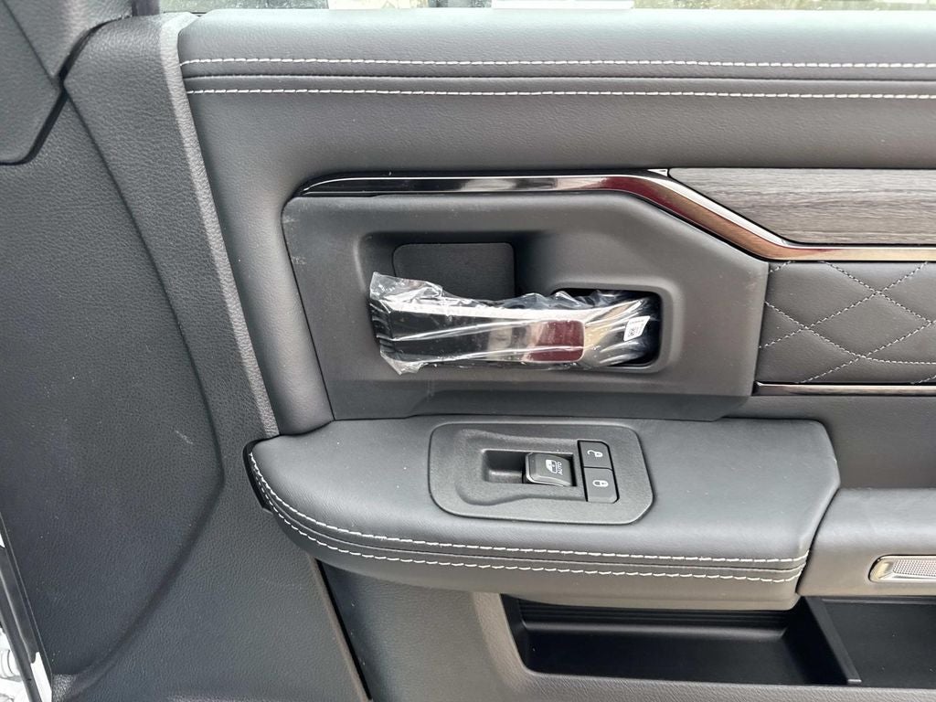 2026 RAM Ram 2500 RAM 2500 LIMITED CREW CAB 4X4 6'4' BOX