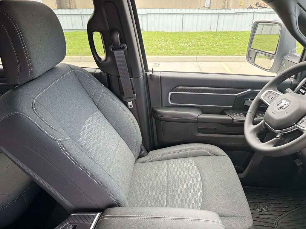 2026 RAM Ram 3500 RAM 3500 BIG HORN CREW CAB 4X4 8' BOX