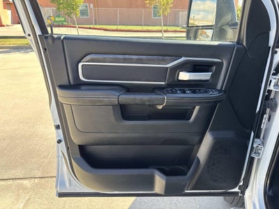 2024 RAM Ram 3500 Big Horn Crew Cab 4x4 8' Box