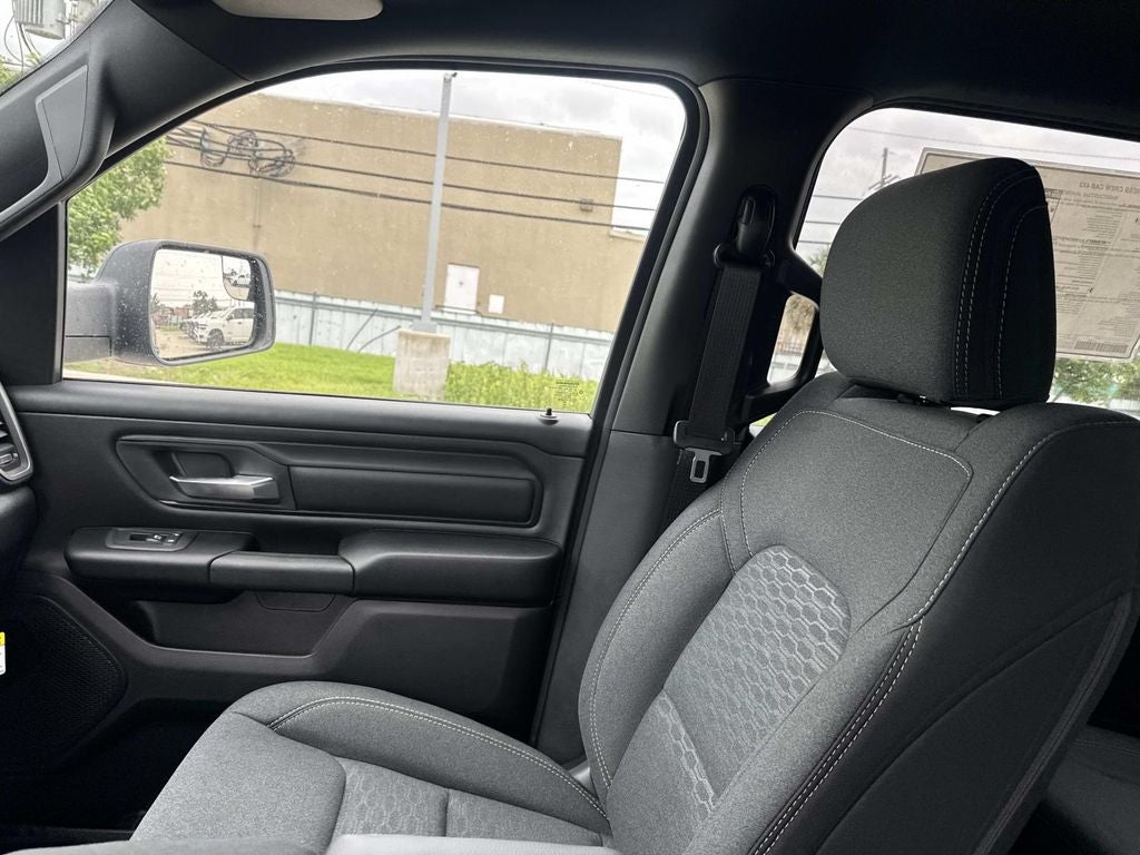 2026 RAM Ram 1500 RAM 1500 EXPRESS CREW CAB 4X2 5'7' BOX