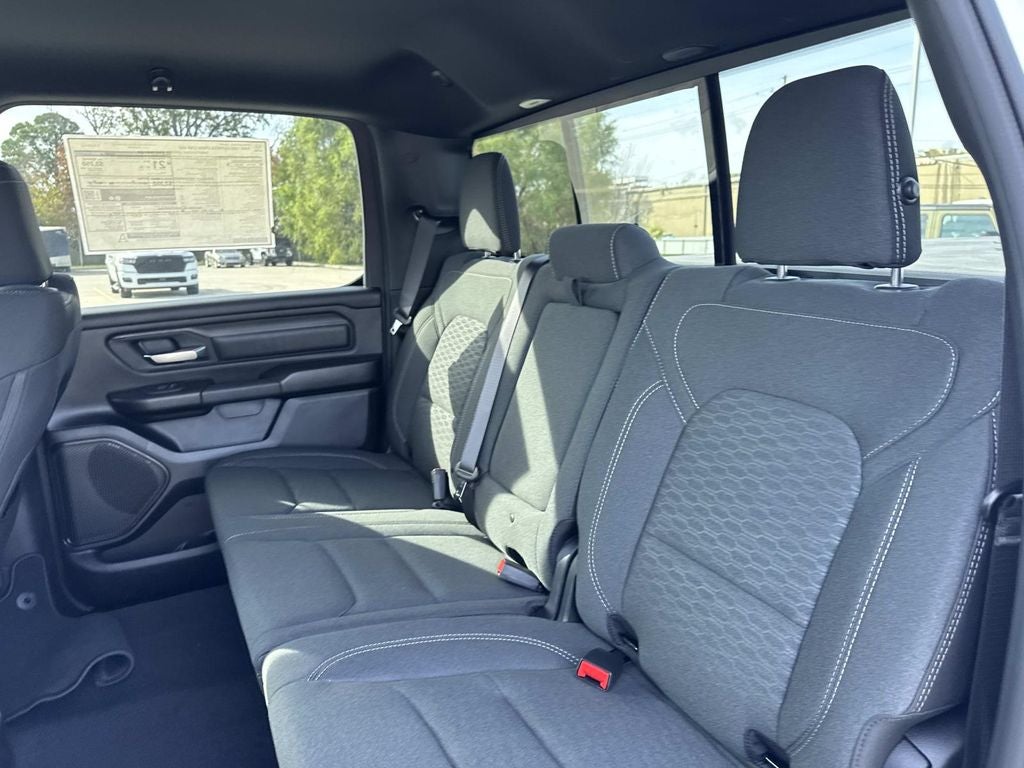 2026 RAM Ram 1500 RAM 1500 EXPRESS CREW CAB 4X2 5'7' BOX