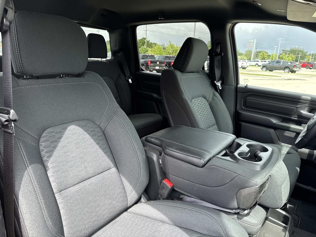 2026 RAM Ram 1500 RAM 1500 EXPRESS CREW CAB 4X2 5'7' BOX