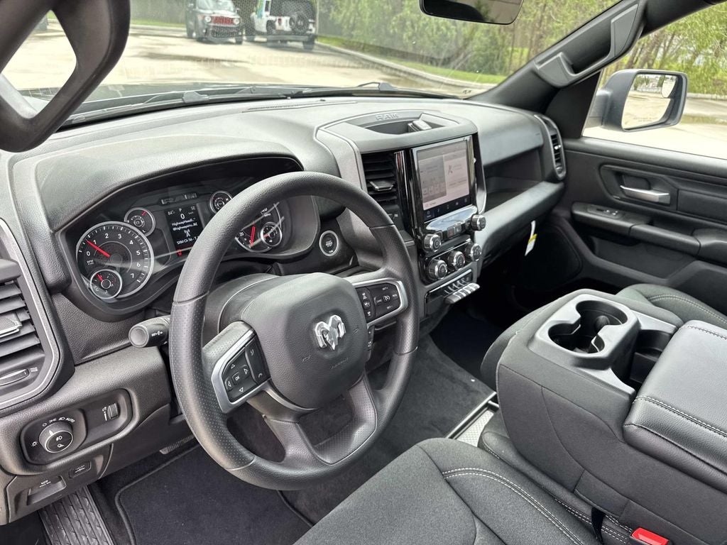 2026 RAM Ram 1500 RAM 1500 EXPRESS CREW CAB 4X2 5'7' BOX