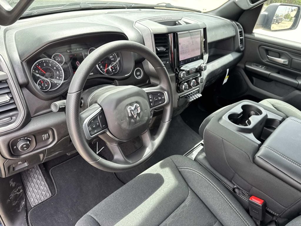 2026 RAM Ram 1500 RAM 1500 EXPRESS CREW CAB 4X2 5'7' BOX