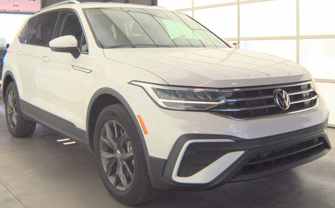 2023 Volkswagen Tiguan 2.0T SE's photo