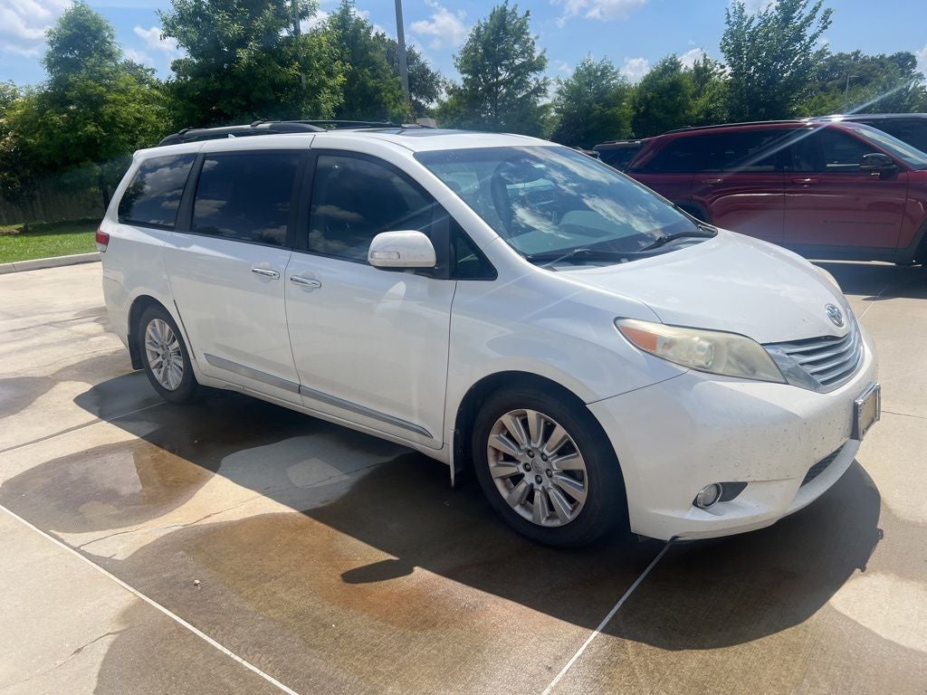 2013 Toyota Sienna's photo