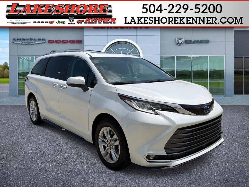 2023 Toyota Sienna Limited