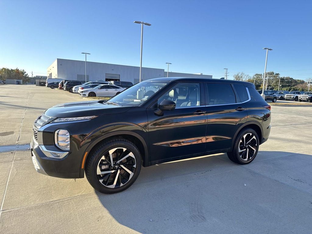 2024 Mitsubishi Outlander SE