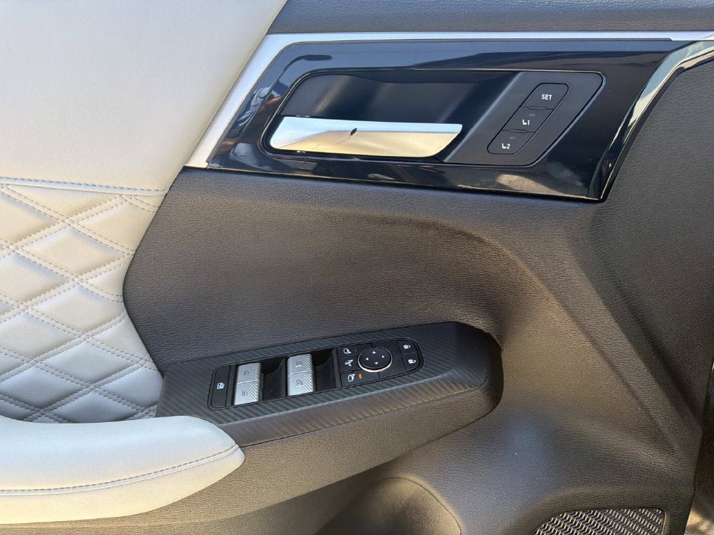 2024 Mitsubishi Outlander PHEV SEL
