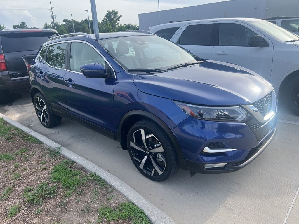 2022 Nissan Rogue Sport SL FWD's photo