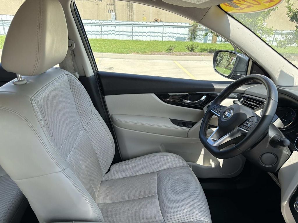 2022 Nissan Rogue Sport SL FWD Xtronic CVT