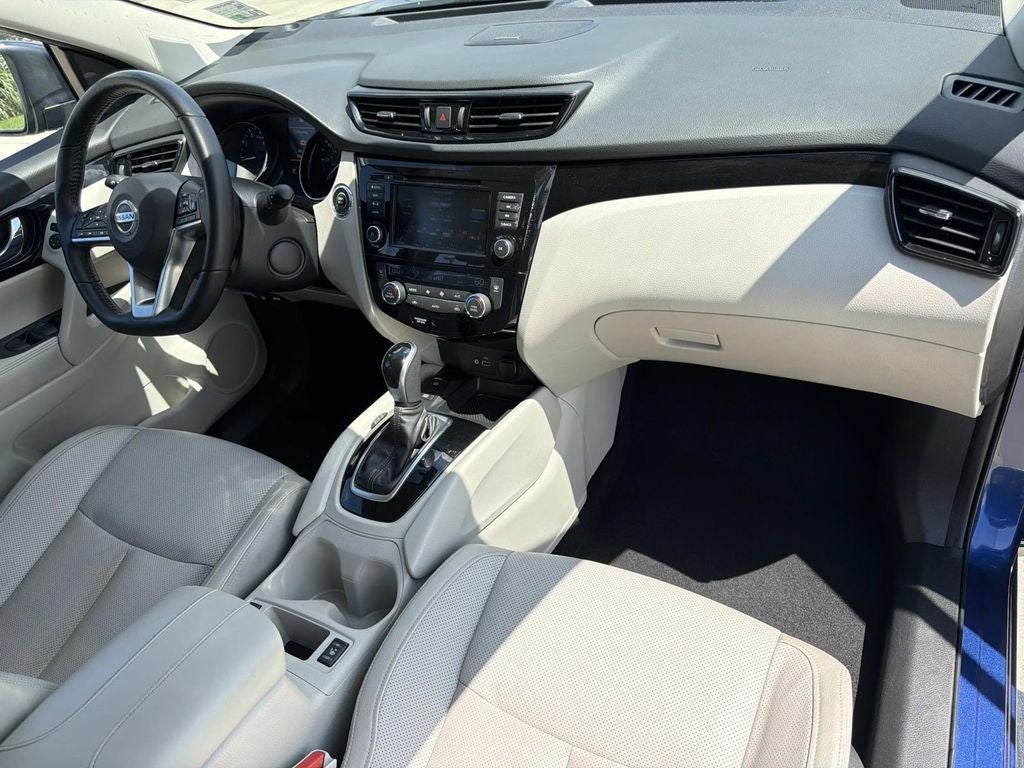 2022 Nissan Rogue Sport SL FWD Xtronic CVT