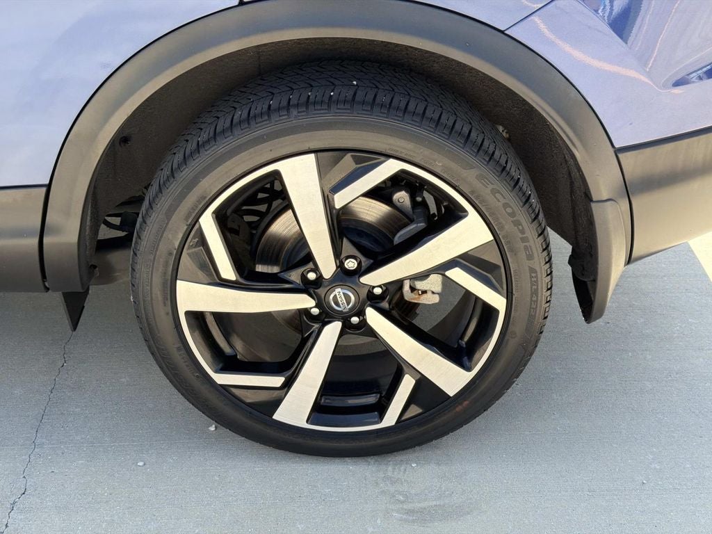 2022 Nissan Rogue Sport SL FWD Xtronic CVT