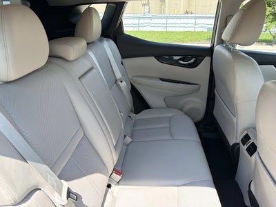 2022 Nissan Rogue Sport SL FWD Xtronic CVT