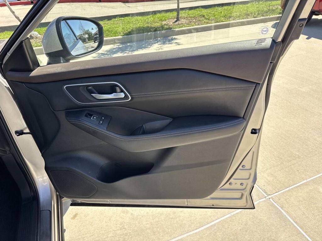 2022 Nissan Rogue Platinum FWD