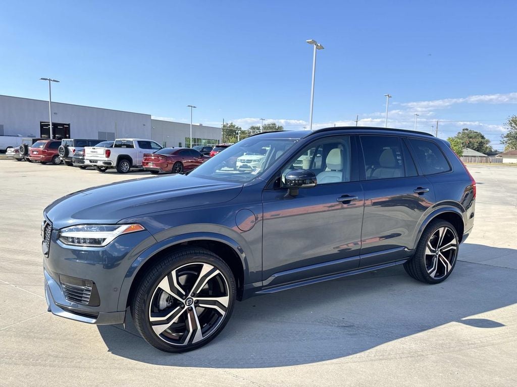 2021 Volvo XC90 Recharge Plug-In Hybrid T8 R-Design 7 Passenger