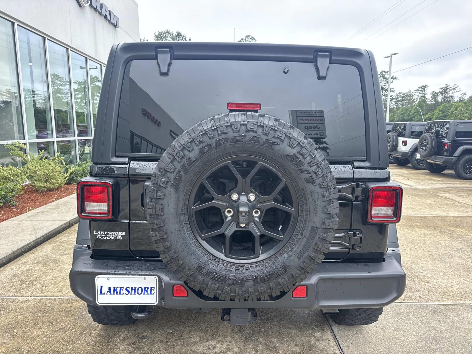 2025 Jeep Wrangler 4-Door Willys 4x4