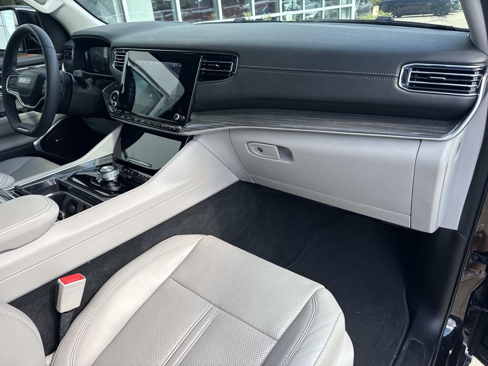 2022 Jeep Wagoneer Series III 4x2