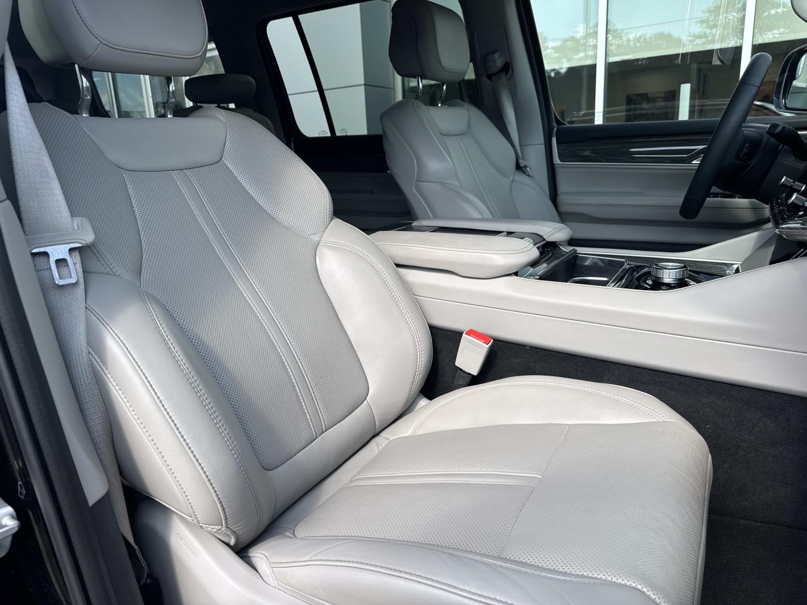 2022 Jeep Wagoneer Series III 4x2
