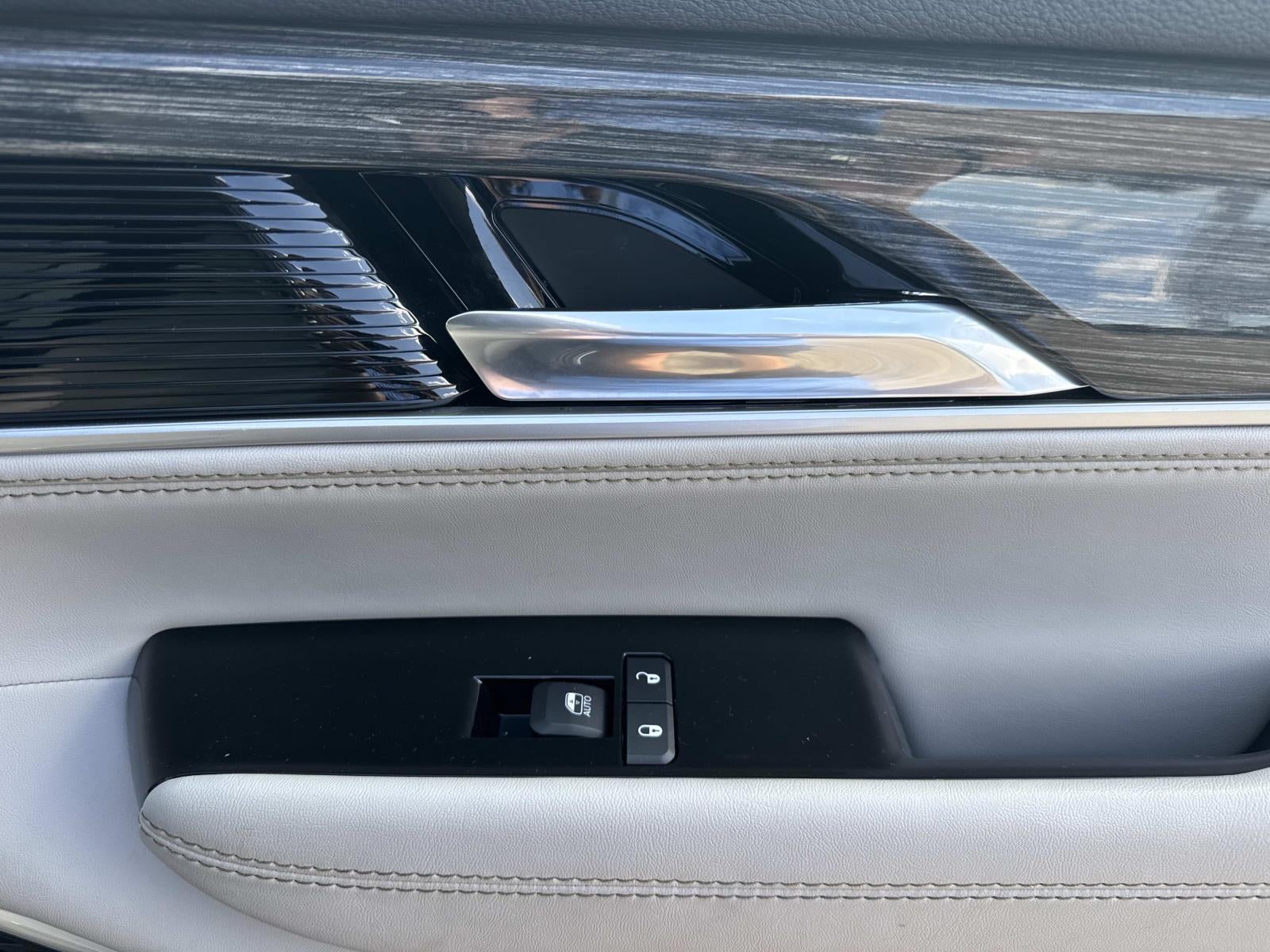2022 Jeep Wagoneer Series III 4x2