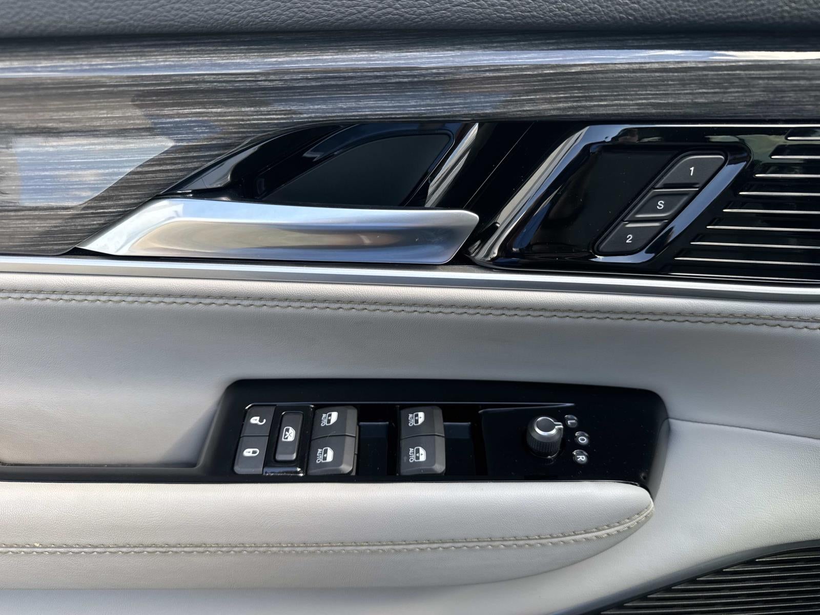 2022 Jeep Wagoneer Series III 4x2