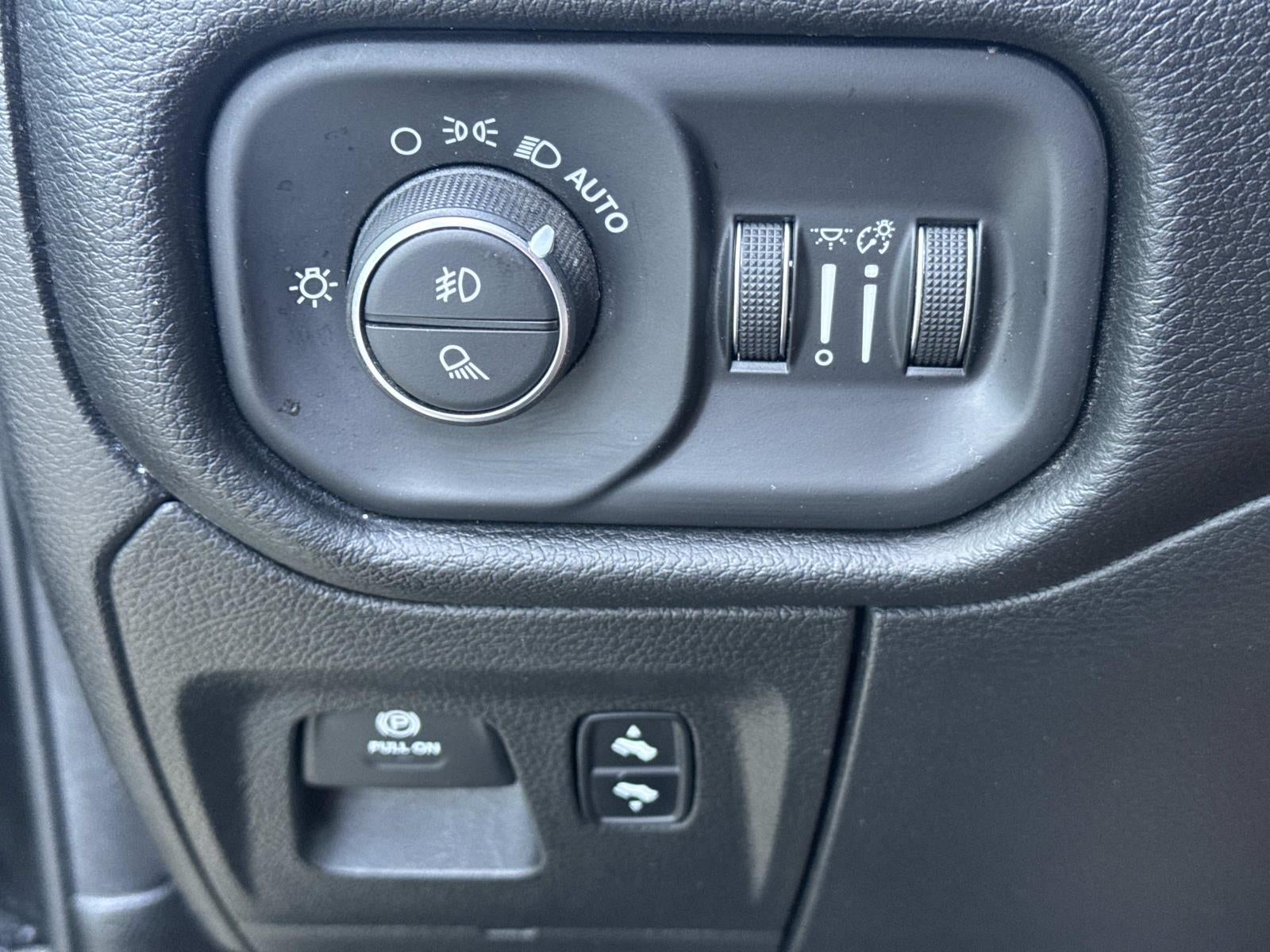 2019 RAM 1500 Big Horn/Lone Star Crew Cab 4x4 5'7' Box