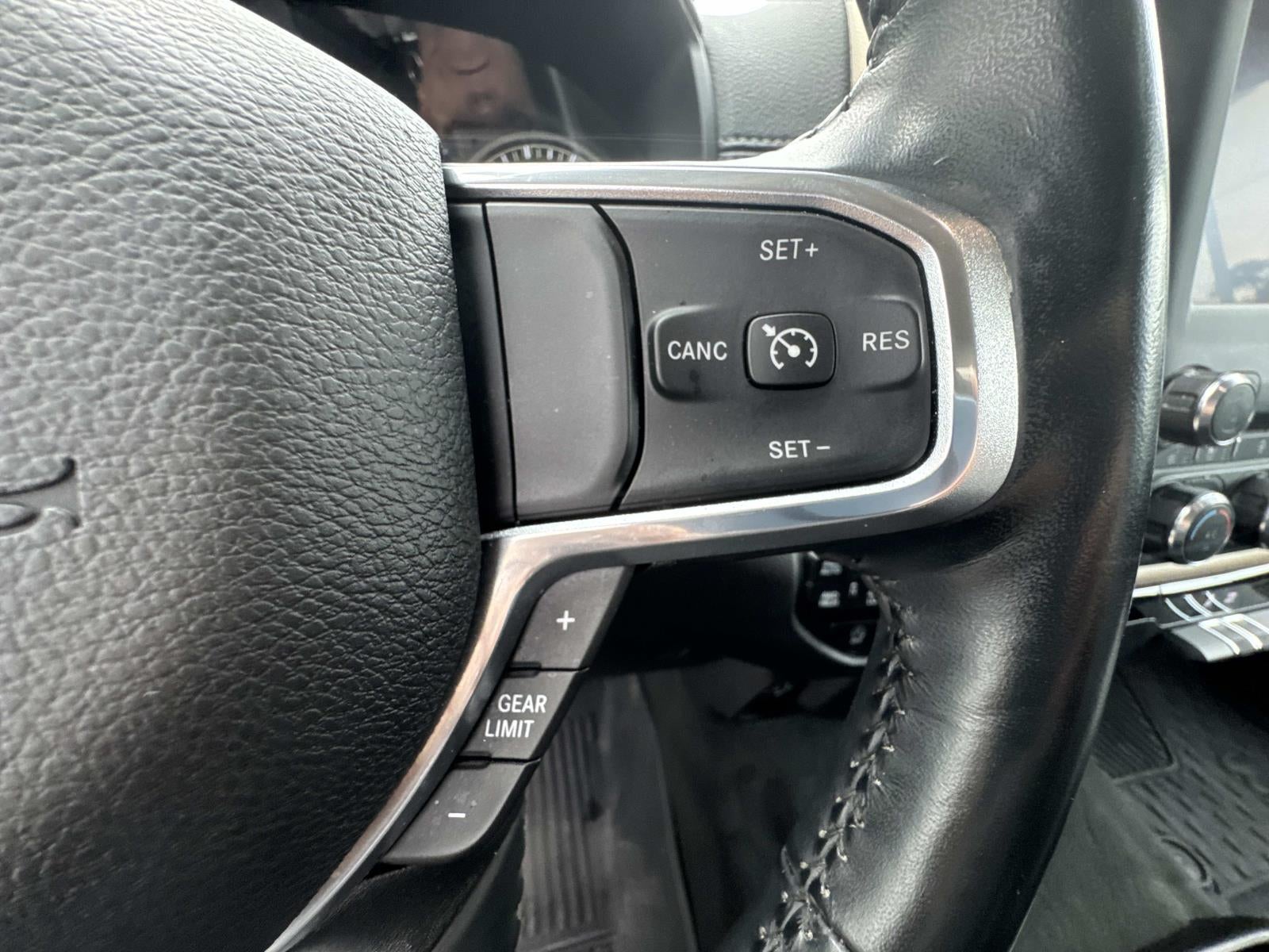 2022 RAM 1500 Laramie Crew Cab 4x4 5'7' Box