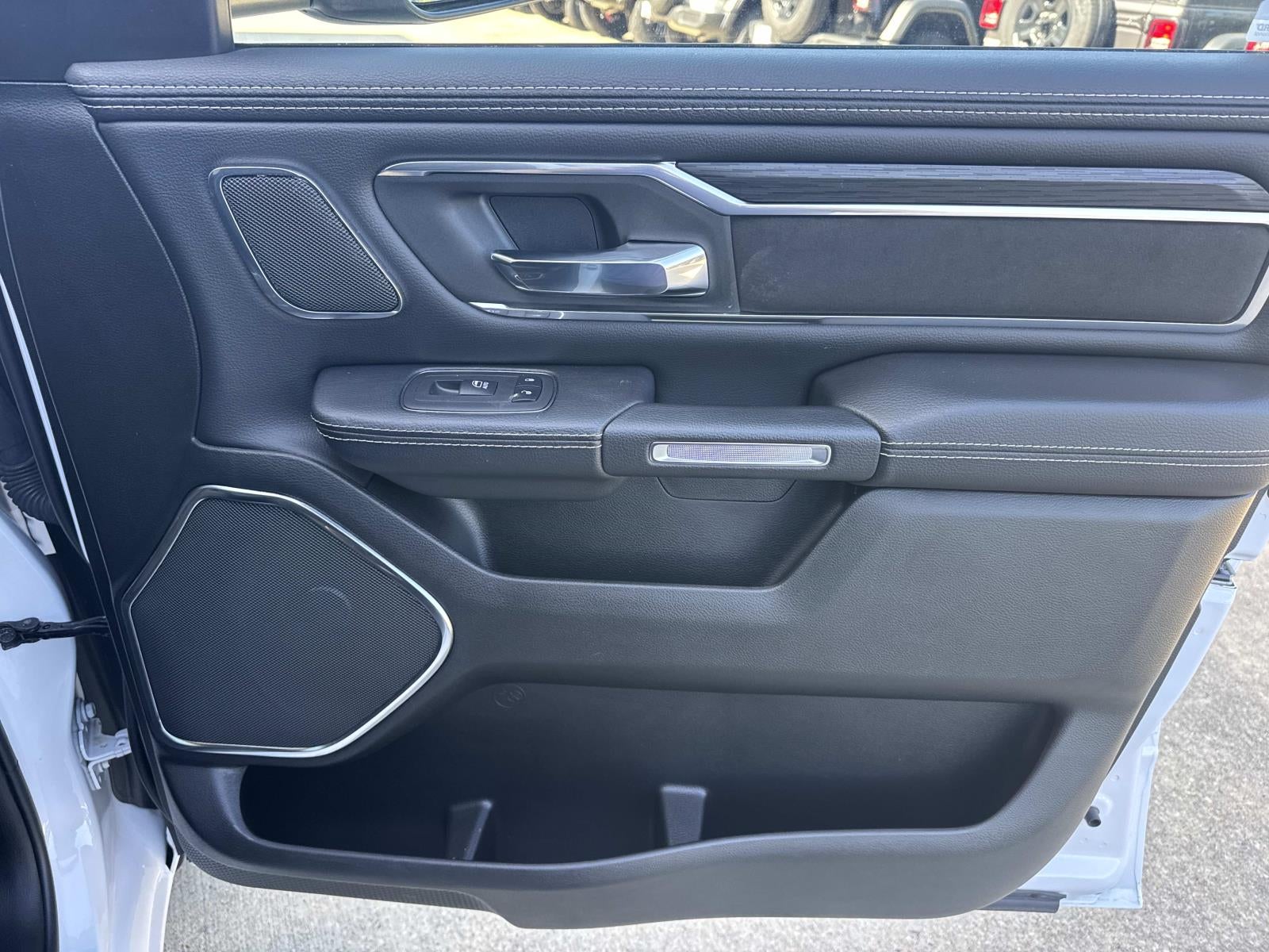 2024 RAM 1500 Laramie Crew Cab 4x4 5'7' Box