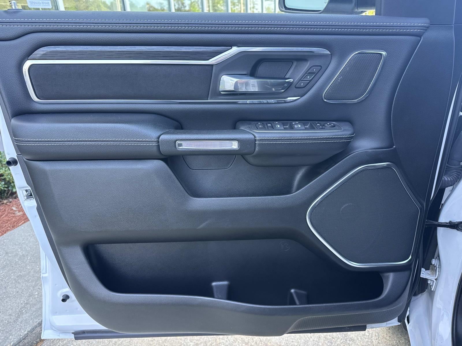 2024 RAM 1500 Laramie Crew Cab 4x4 5'7' Box