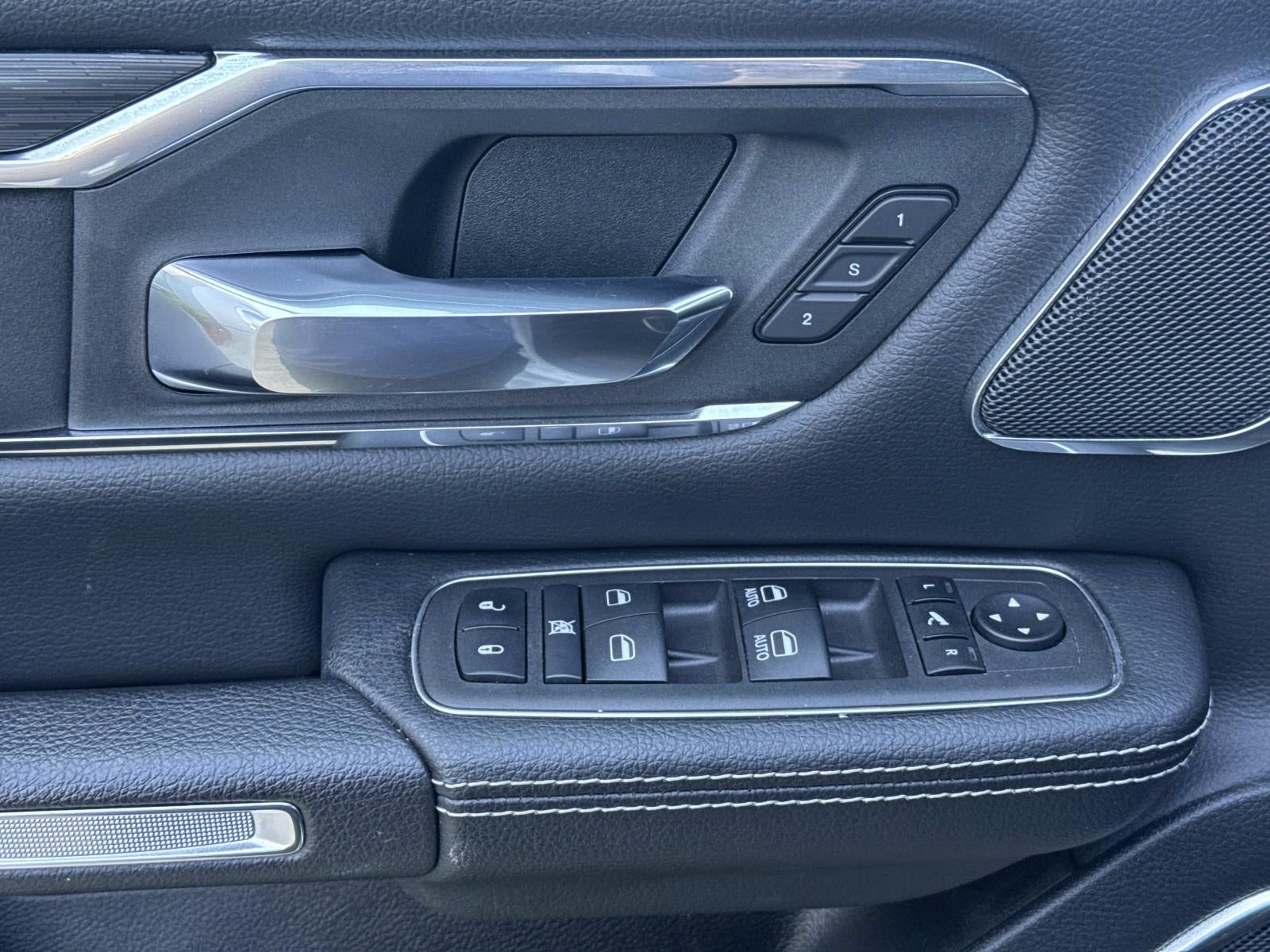 2024 RAM 1500 Laramie Crew Cab 4x4 5'7' Box