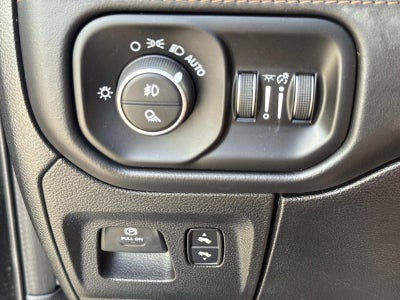 2020 RAM 1500 Laramie Longhorn Crew Cab 4x4 5'7' Box