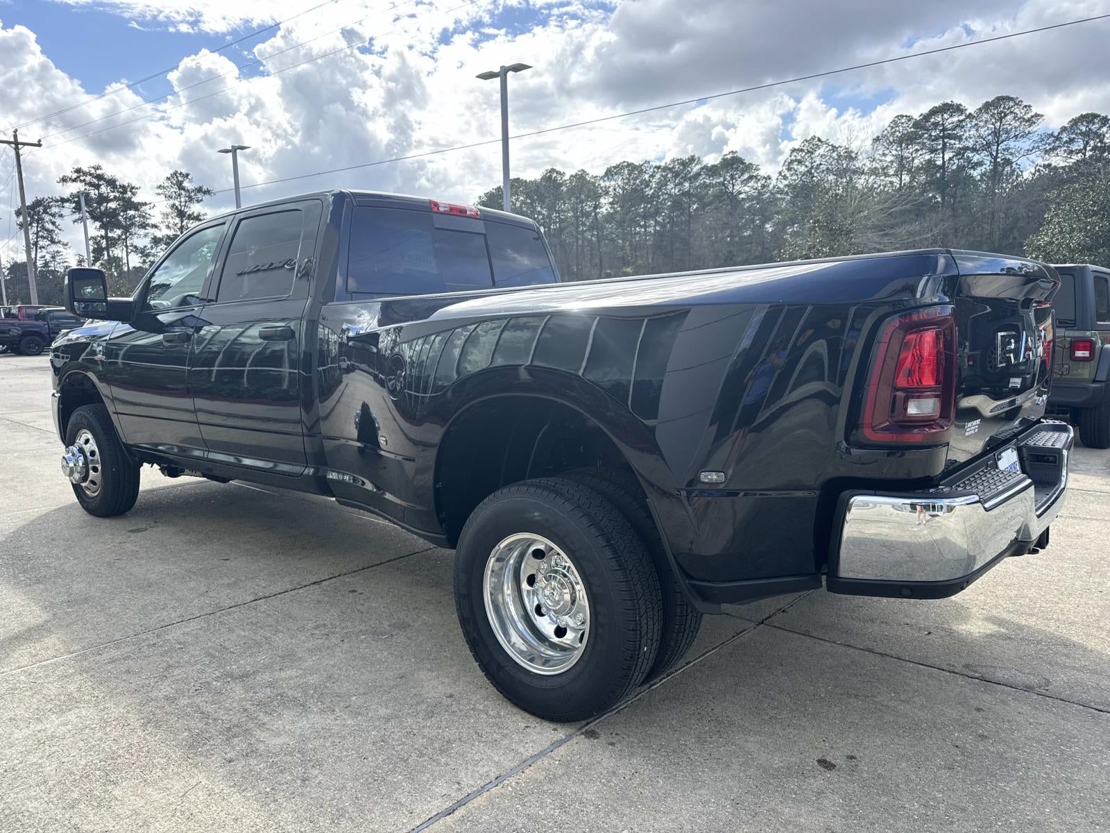 2026 RAM Ram 3500 Tradesman Crew Cab 4x4 8' Box