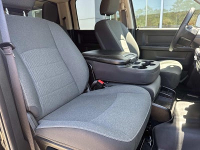 2022 RAM 1500 Classic Tradesman Crew Cab 4x4 5'7' Box