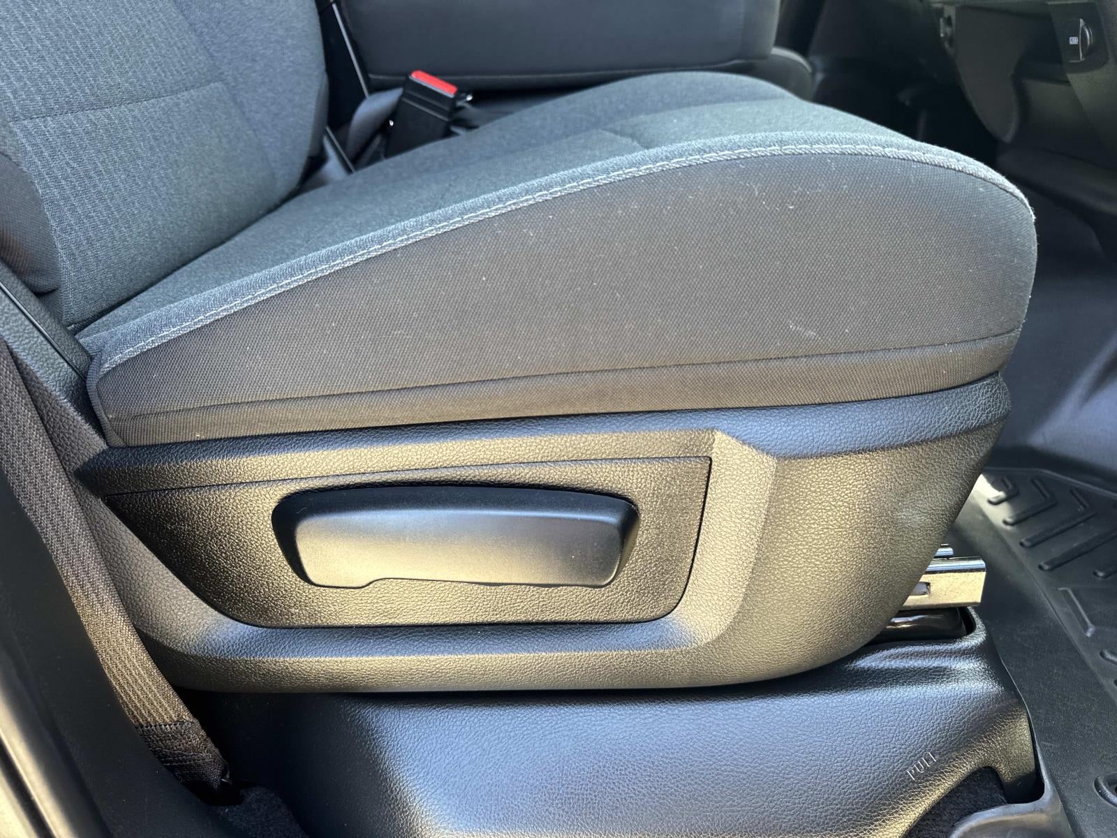2022 RAM 1500 Classic Tradesman Crew Cab 4x4 5'7' Box