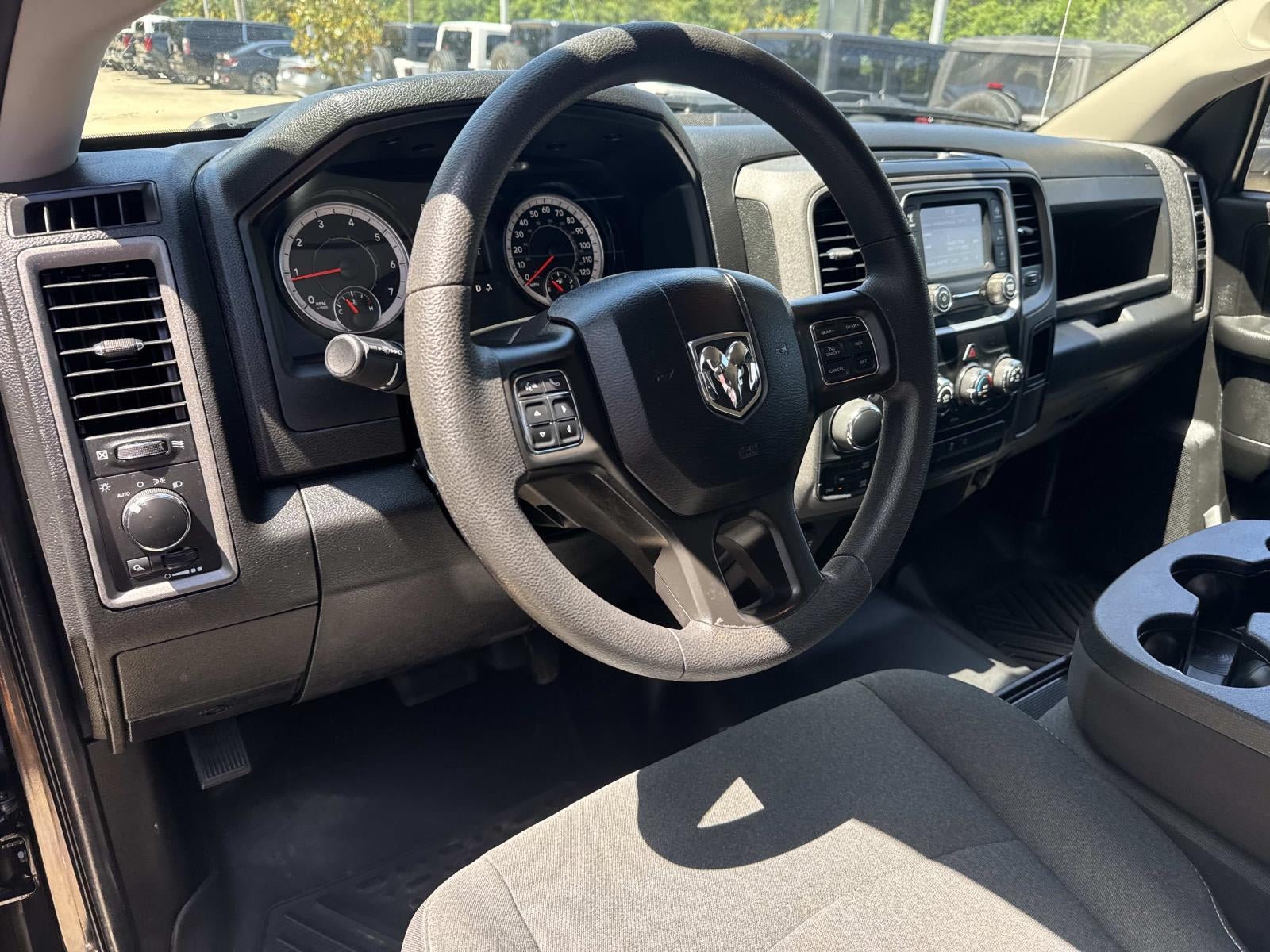 2022 RAM 1500 Classic Tradesman Crew Cab 4x4 5'7' Box