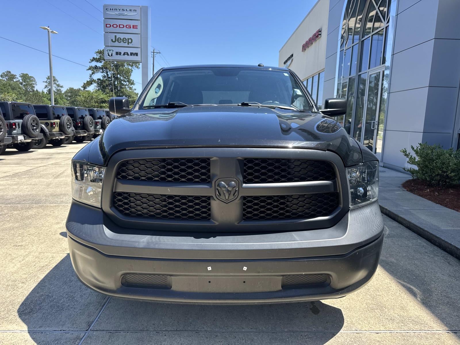 2022 RAM 1500 Classic Tradesman Crew Cab 4x4 5'7' Box