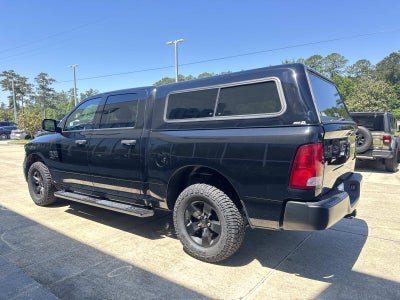 2022 RAM 1500 Classic Tradesman Crew Cab 4x4 5'7' Box
