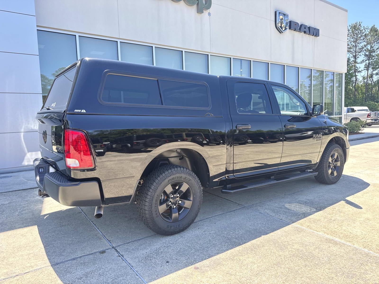 2022 RAM 1500 Classic Tradesman Crew Cab 4x4 5'7' Box