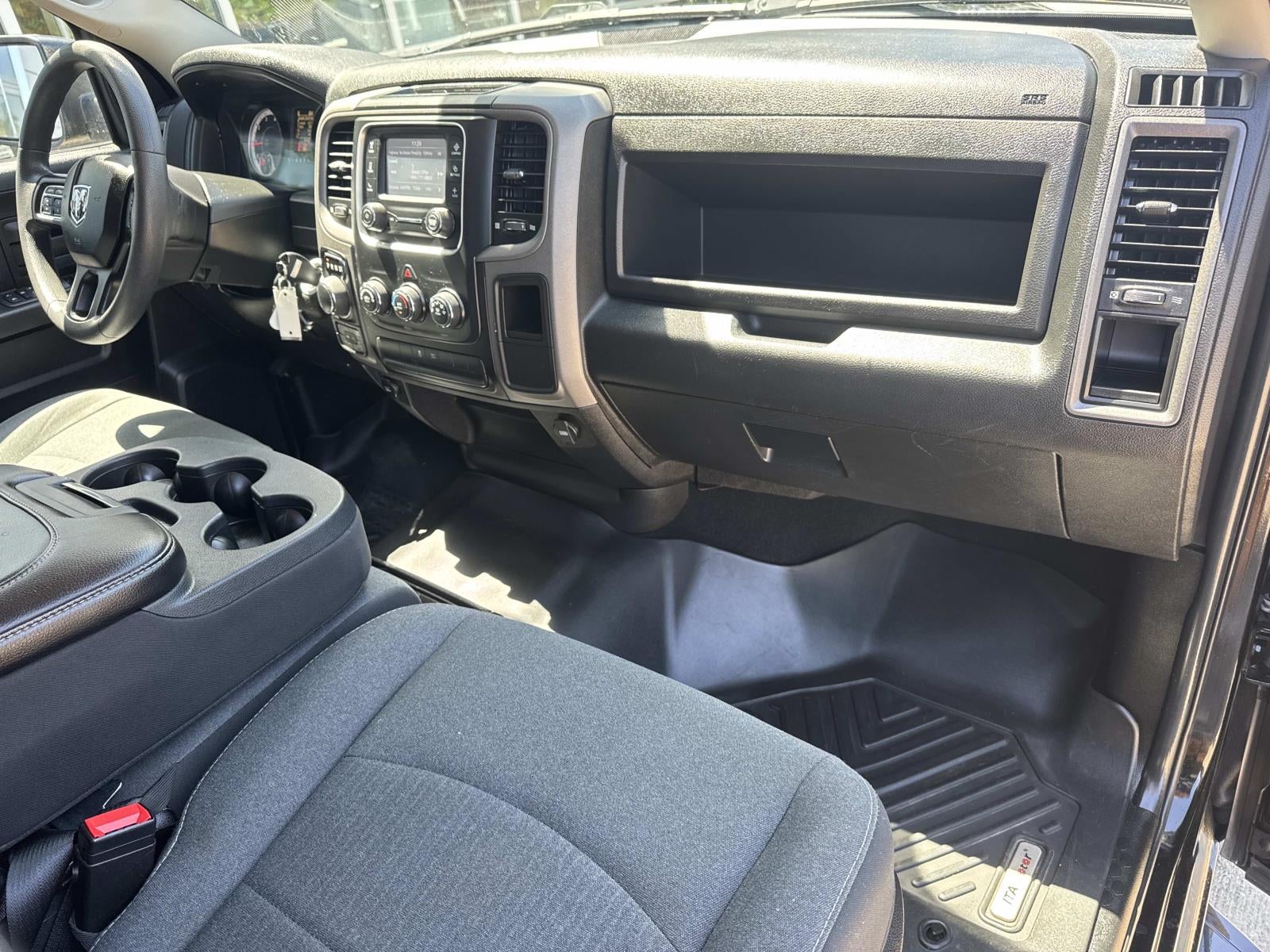 2022 RAM 1500 Classic Tradesman Crew Cab 4x4 5'7' Box