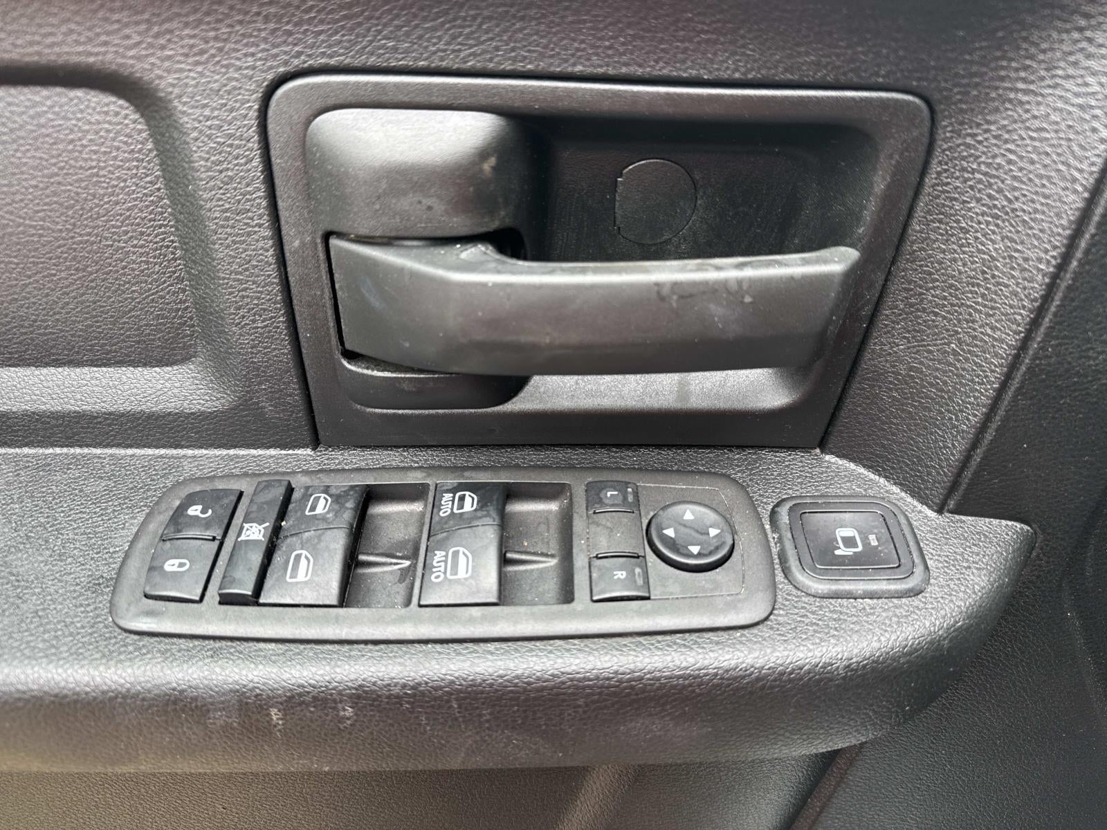 2024 RAM 3500 Chassis Tradesman/SLT/Laramie/Limited