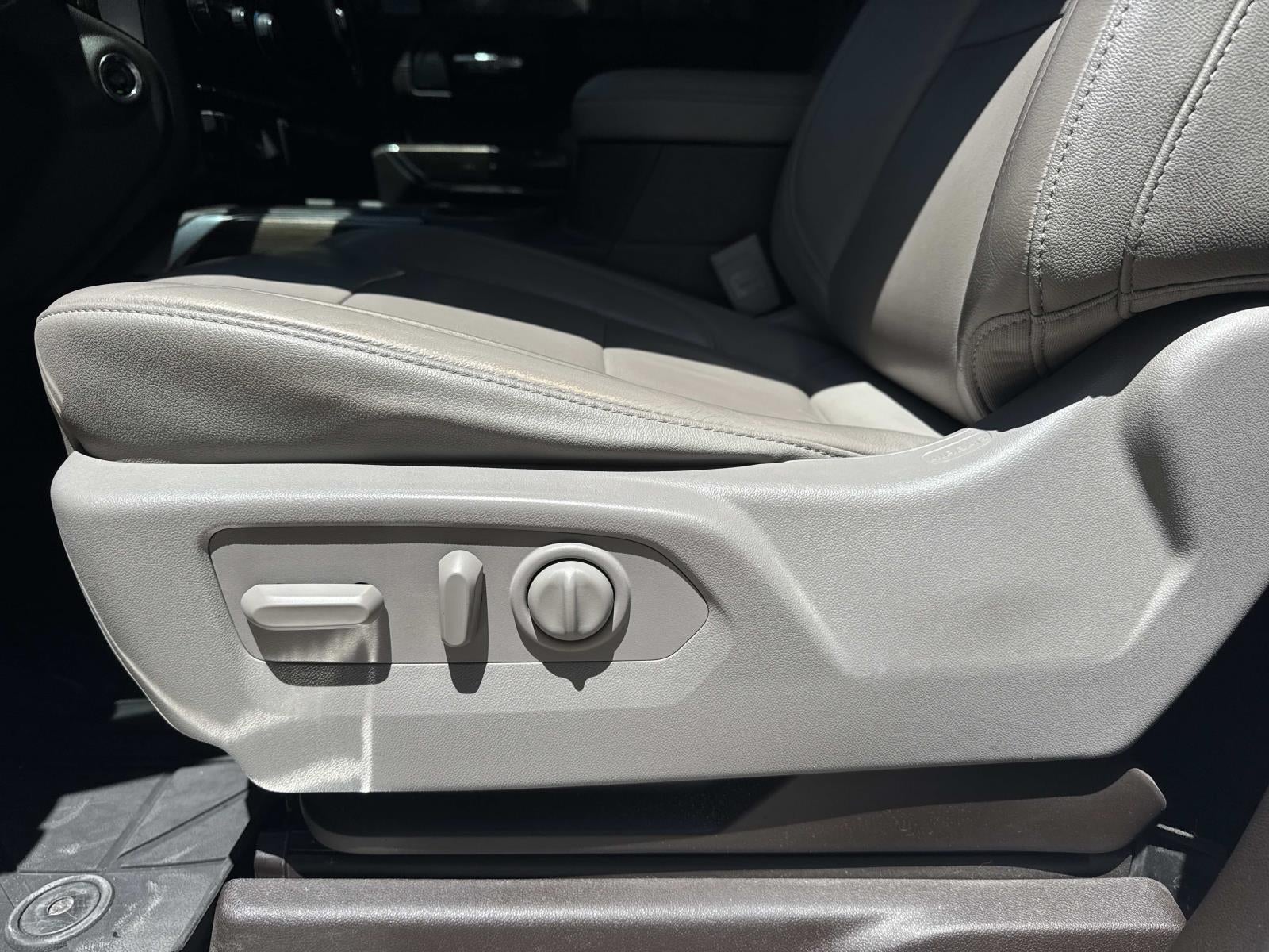 2020 Chevrolet Silverado 1500 2WD Crew Cab Short Bed RST