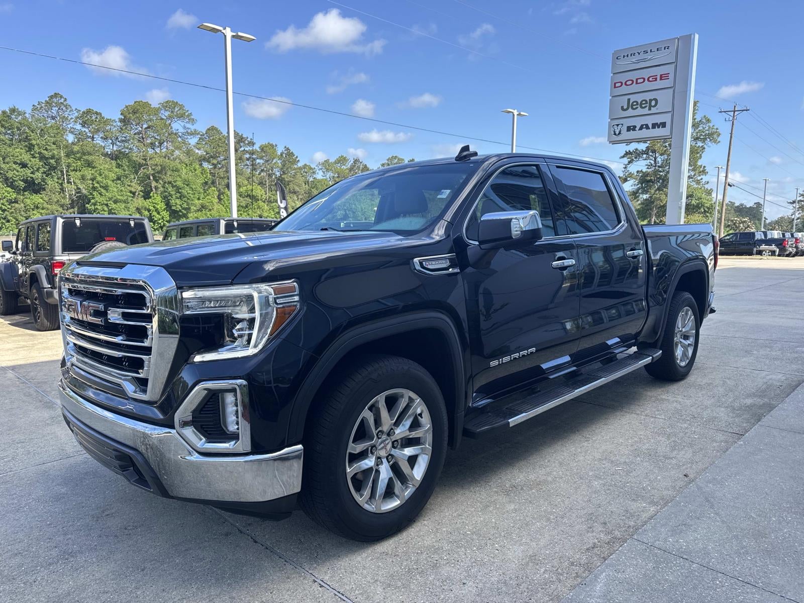 2022 GMC Sierra 1500 Limited 2WD Crew Cab Short Box SLT