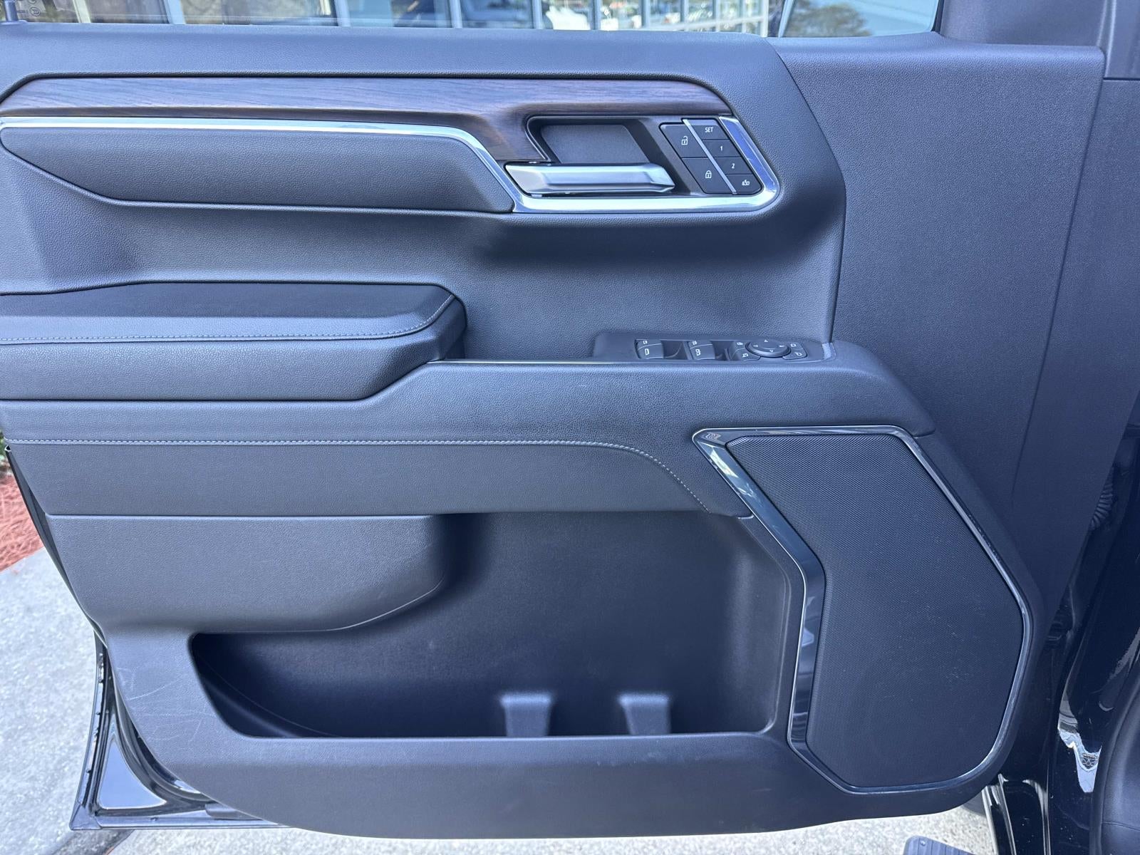 2024 GMC Sierra 1500 4WD Crew Cab Short Box SLT