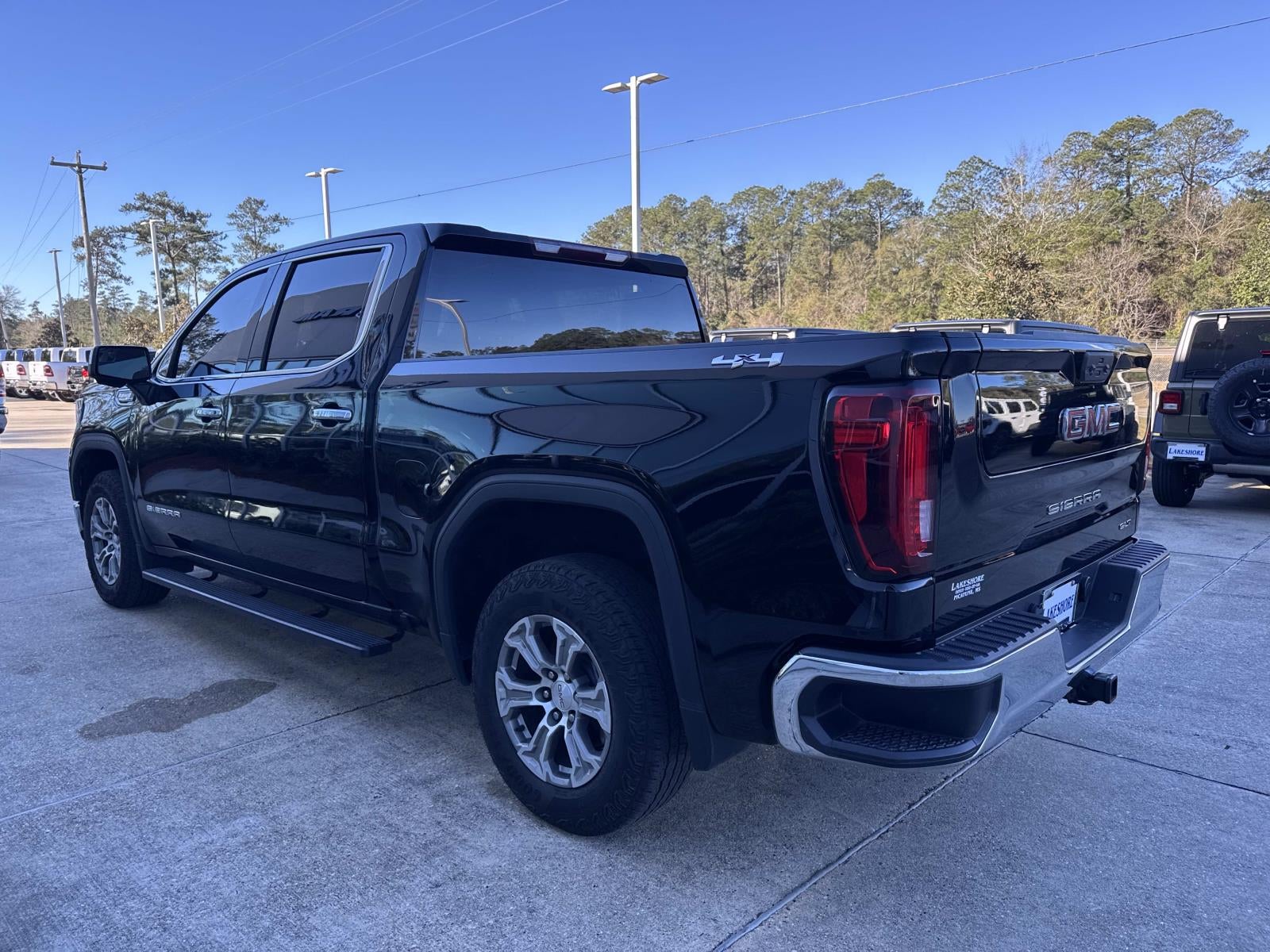 2024 GMC Sierra 1500 4WD Crew Cab Short Box SLT