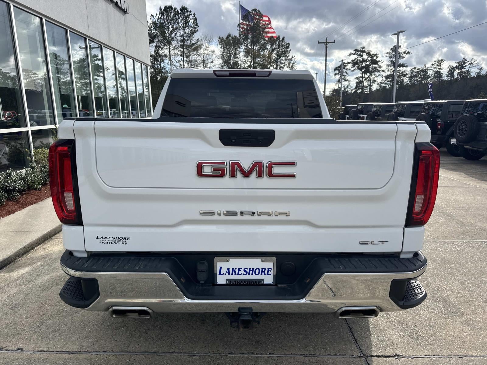 2022 GMC Sierra 1500 4WD Crew Cab Short Box SLT