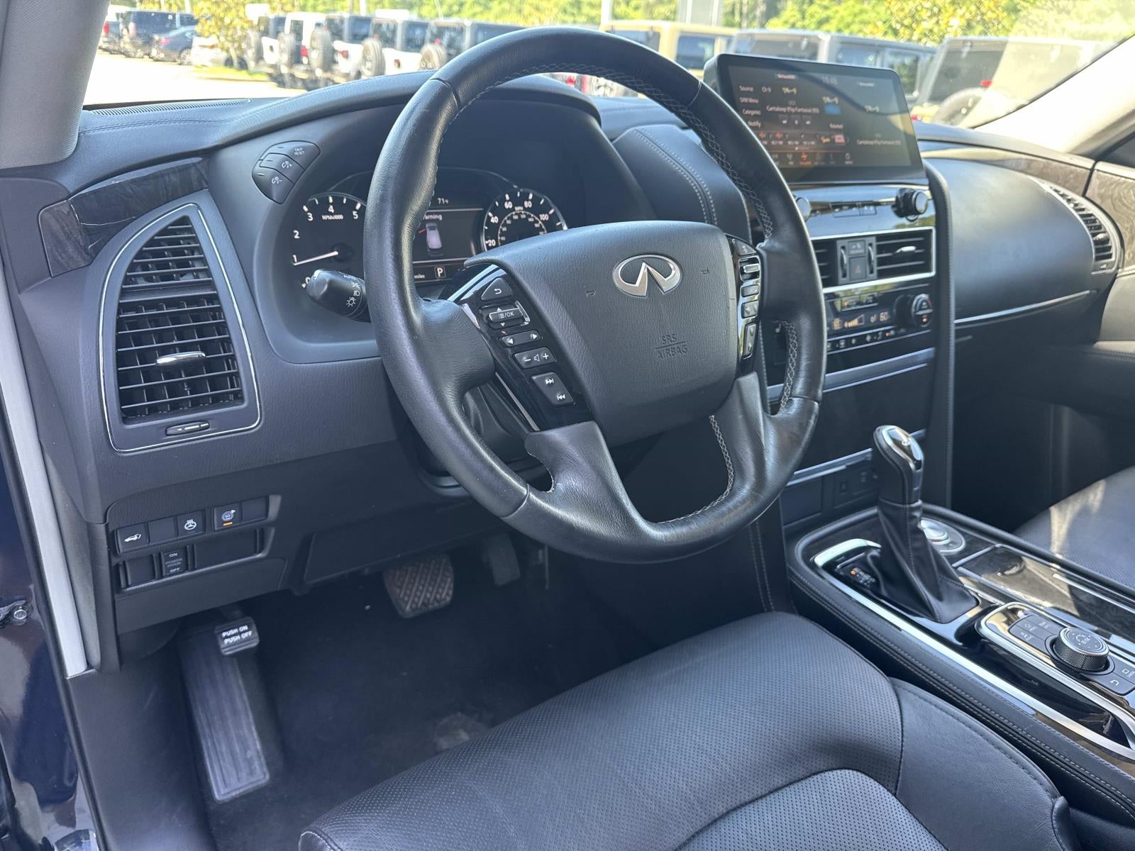 2024 INFINITI QX80 LUXE